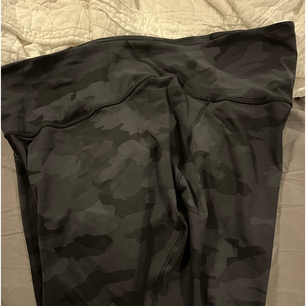 NWOT Lululemon leggings black gray Camo plus curvy 18